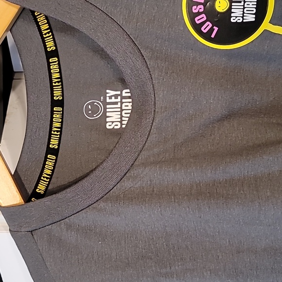 NWT Smiley World Tee - Picture 3 of 3